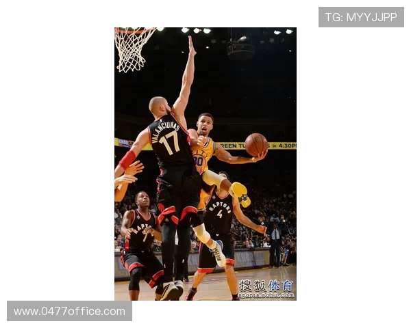 2015至2016赛季NBA勇士与雷霆激战回顾及精彩瞬间分析